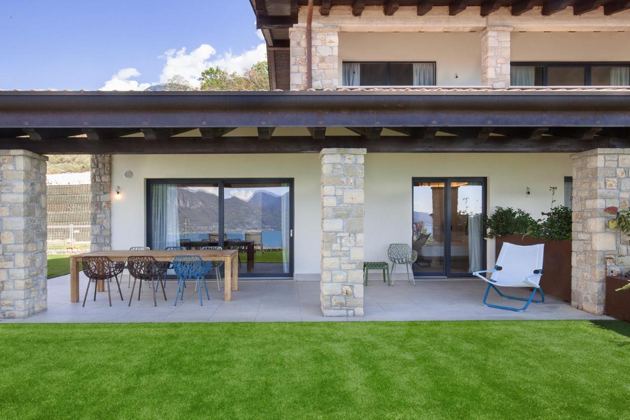 Villa Divina - Apt Icona Con Piscina E Vista Lago Castelletto Di Brenzone Bagian luar foto